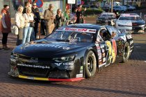 American Festival NASCAR: De parade op het Heldenplein in beeld gebracht