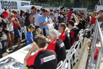 24H Zolder: De handtekeningsessie in beeld gebracht