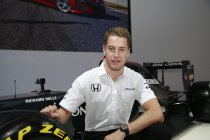 Stoffel Vandoorne bezoekt de Honda stand te Brussel