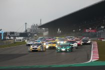 24H Nürburgring: Na 1H: Porsche en Mercedes vechten voor leiding - Eerste regen is een feit