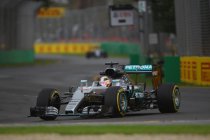 Australië: Hamilton snelste in wisselvallige eerste training