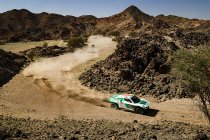 Dakar Rally: Stuurprobleem kan Tim en Tom Coronel niet stoppen in eerste etappe