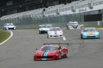 Belgen staan hun mannetje in races Supercar Challenge op Nurburgring