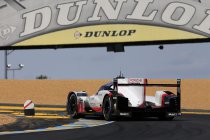 Porsche zet de toon in training