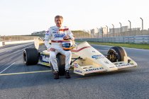 Thierry Boutsen neemt het stuur van de Arrows A8-BMW F1