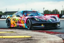 Larbre Compétition toont opvallende fluoriserende Art Car (+ Foto's)