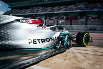 Mercedes geeft visitekaartje af op eerste testdag