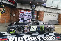 NASCAR GP UK: Alon Day verplettert concurrentie