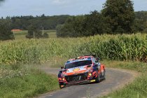 Ypres: Neuville kijkt naar niemand om