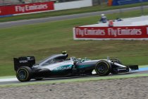 Duitsland: Mercedes 1 en 2 in eerste vrije training