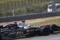 Motorland Aragon: Race 2: Vaxivière snoept de Vries de zege af in laatste ronde