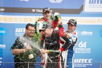 Macau: Rob Huff domineert verregende hoofdrace