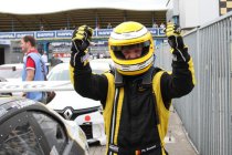 Assen: Philippe Bonneel naar autoritaire zege tijdens eerste race