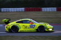 24h Nürburgring: FLASH: Dumas gaat zwaar van de baan in leidende Porsche (+ Video)