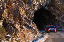 Monte Carlo: Ogier leider na foutje Neuville