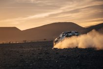 Africa Eco Race: Tekenen van beterschap, maar frustraties overheersen bij Koen Wauters