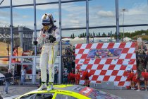 Adria: Elite 2: Race 2: Stienes Longin kan titel bijna ruiken met nieuwe zege in PK Carsport-dubbel
