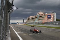 FIA F3: Nürburgring: race 3: Lucas Auer wint – Verstappen derde na inhaalrace
