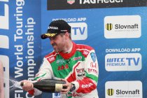 Slovakiaring: José Maria Lopez wint maar Tiago Monteiro is nieuwe kampioenschapsleider.