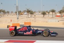 Testen Bahrein: Dag 2: Ook Hamilton snel onderweg - problemen bij Ferrari