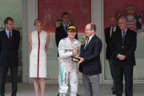 WK-leider Nico Rosberg verlengt contract met Mercedes