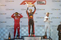 Max Verstappen andermaal in Oostenrijk na onvoorstelbare inhaalrace