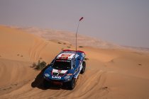 Dakar: Tim en Tom Coronel doodziek van olielekkage na sterke etappe in de duinen