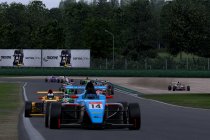 Tatuus F4 - Imola: Anton Tammenga en Rune van den Broeck in de voorlaatste manche