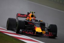 China: Eerste training gaat letterlijk de mist in - Verstappen snelste