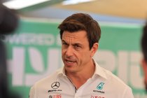 Mercedes dient klacht in tegen Verstappen en Red Bull