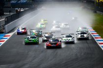 Assen: Hans Weijs (Hans Weijs Motorsport) wint beide zeer verschillende races van de Porsche Sprint Challenge Benelux