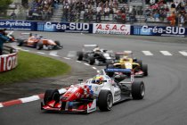FIA F3: Pau: Jake Dennis wint probleemloos race 1