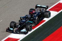 GP Rusland: Hamilton wint na late regenbui