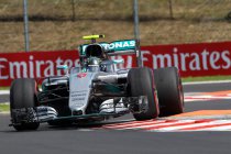 Hongarije: Rosberg primus in vrije training 2 - Hamilton crasht