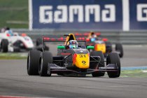 Assen: Neil Verhagen scoort eerste Formula Renault winst