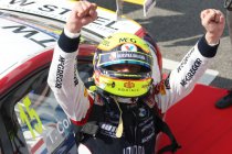Slovakia Ring: Tom Coronel verzilvert pole met zege na dominante vertoning