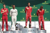 Groot-Brittannië: Vettel verslaat Hamilton tijdens spannende eindfase