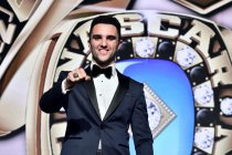 Loris Hezemans geëerd als jongste NASCAR Whelen Euro Series kampioen ooit
