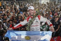 Motegi: Yvan Muller krijgt zege van drievoudig kampioen Lopez cadeau.