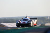 Porsche zegeviert derde keer op rij na chaos - Vanthoor wint GTE Am bij debuut
