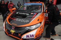 Slovakia Ring: Warm-up: Michelisz snelst, Chilton crasht