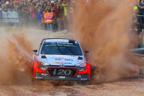 Neuville als leider naar slotdag in Sardinië