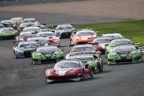 Silverstone: Luzich Racing Ferrari en SPS Automotive Performance Mercedes verdelen de zeges