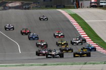 Auto GP: Ex-F1 rijder Narain Karthikeyan is de vedette bij de openingsmanche