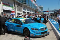 Nürburgring-Nordschleife: Thed Björk wint dramatische openingsrace