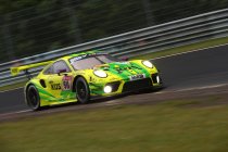 24H Nürburgring: Na 22H: Porsche nu aan de leiding maar alles ligt nog open