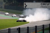 600km Spa: Foto’s: De crash van Pierre Grivignéé in beeld gebracht