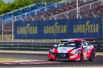 Hungaroring: Mikel Azcona pakt de pole, kwalificatiesnelste Magnus de tien punten