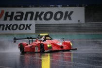 Assen: Magistrale Magnus rijdt tegenstand op hoopje