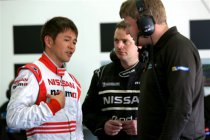 Satoshi Motoyama derde teamgenoot Wolfgang Reip op Nissan ZEOD RC